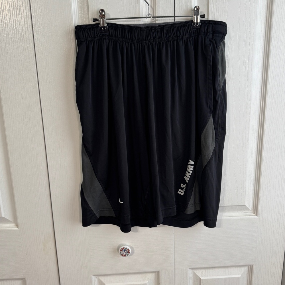 Nike Speed Fly US Army Black Gray Athletic Shorts Men's Size Medium‎ Swoosh Gym